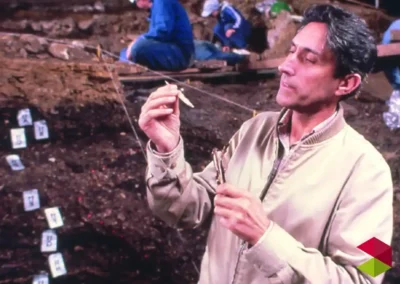 Investigador Cueva del Juyo