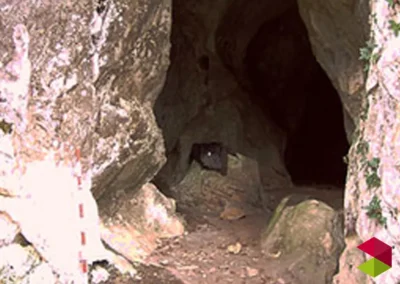 Entnrada Cueva del Porquerizo