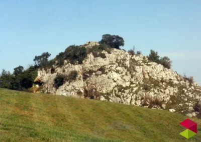 Entrada Cueva del Ruso en Cantabria