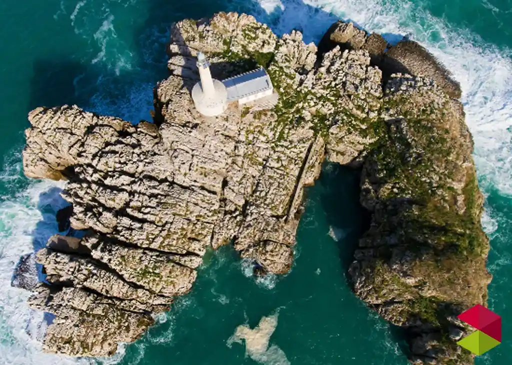 Faro Isla de Mouro en Santander