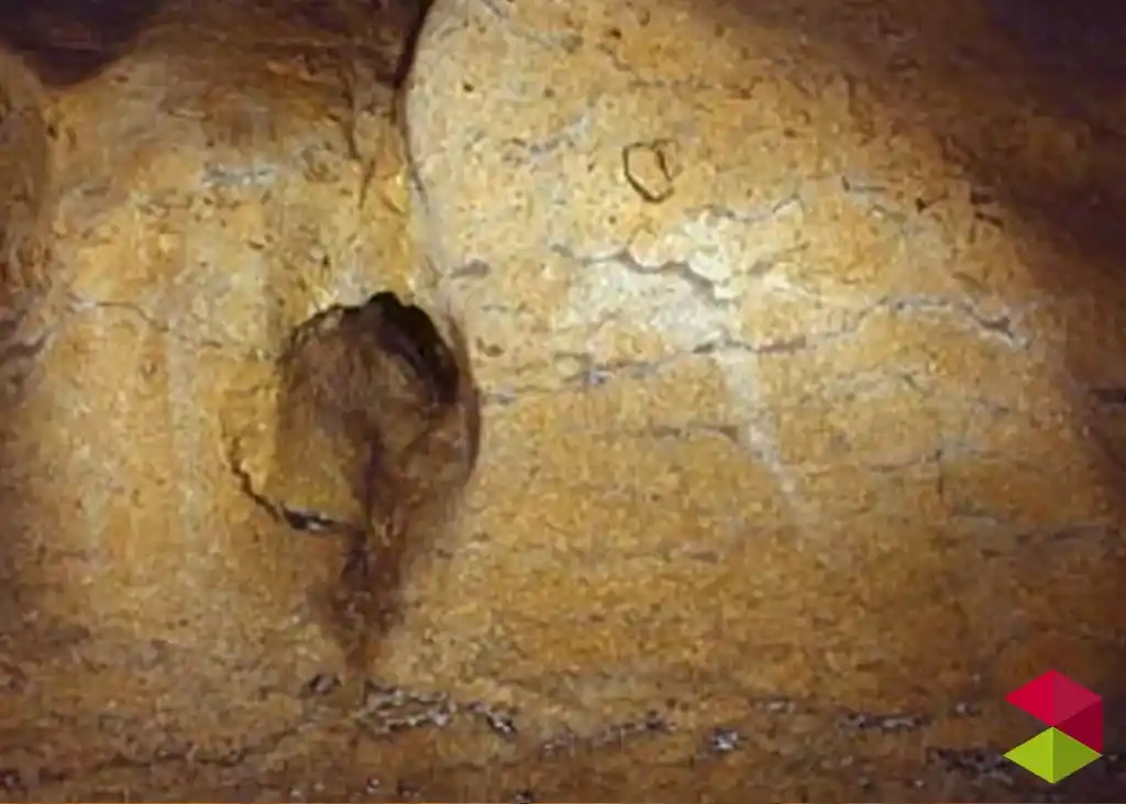 Interior Cueva de los Emboscados