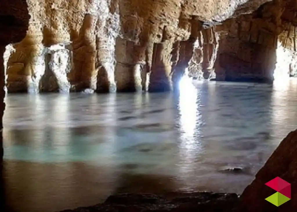 Interior Cueva de Los Marranos
