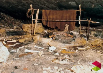 Interior Cueva de Sopeña