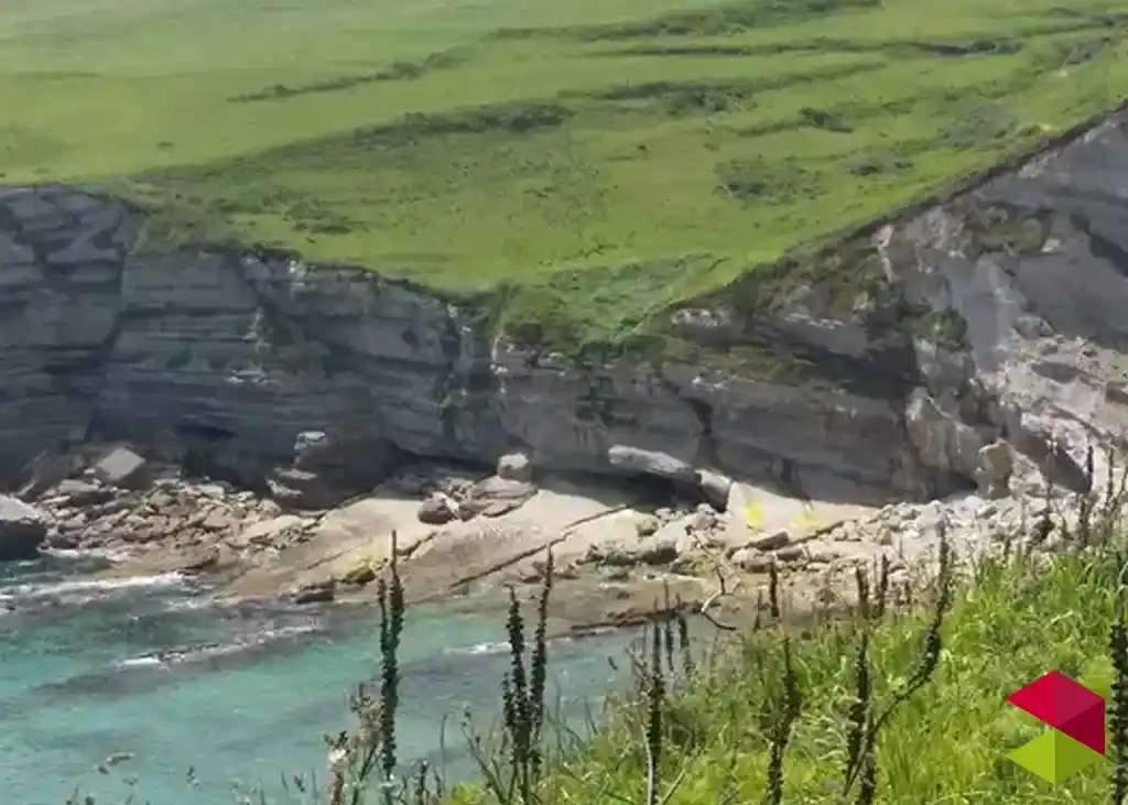 Playa de Punta Ballota en Suances
