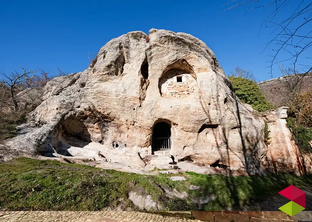 Ermita rupestre de San Acisclo