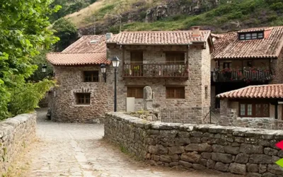 Bárcena Mayor gana el premio Pueblo de Cantabria 2025