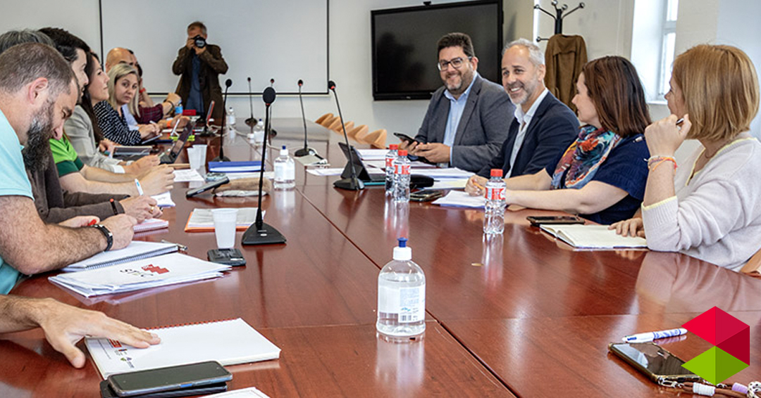 Noticias Cantabria Educación busca mejorar los salarios de los docentes con su convocatoria de la Ju