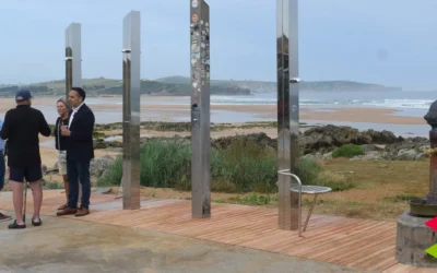 Piélagos pone en servicio nuevas duchas en la playa de Valdearenas en Liencres
