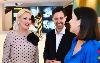 La alcaldesa entrega el premio ‘Solera de las Artes-Ciudad de Santander’ a Ainhoa Arteta