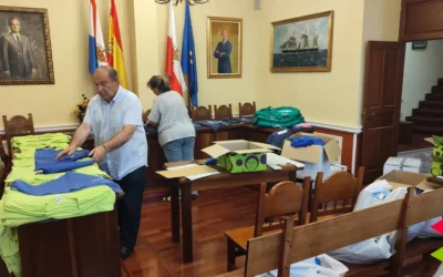 Entrega de camisetas del II Concurso de peñas en Suances
