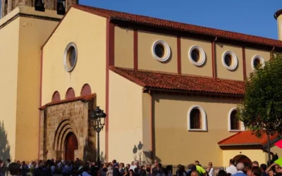Vecinos y fieles arropan la reapertura de la iglesia San José de Astillero