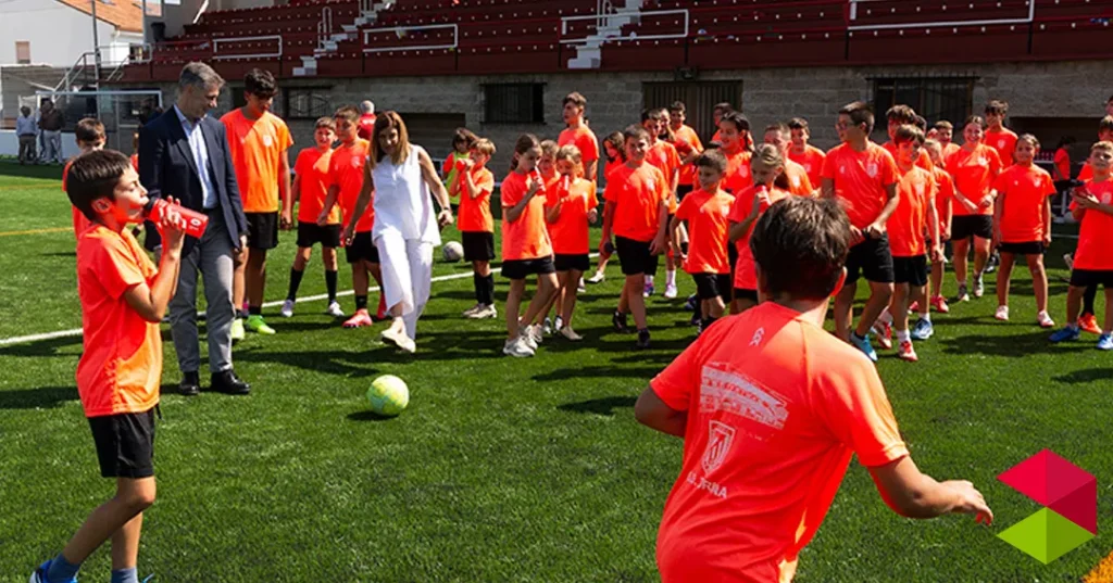 Noticias Cantabria Buruaga visita en Bárcena de Pie de Concha el nuevo Alpedre tras una inversión de más de 760.000 euros