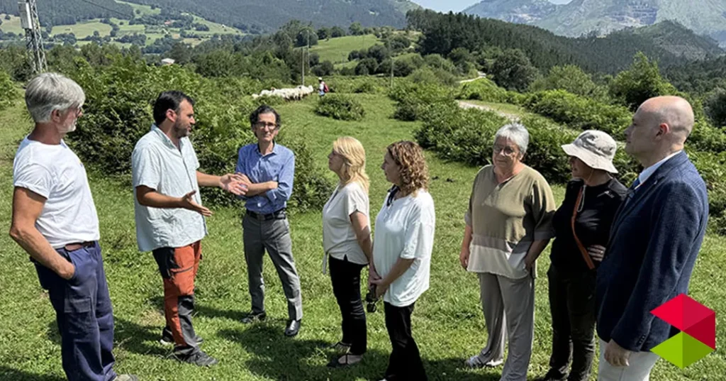 Noticias Cantabria Susinos apuesta por el proyecto de pastoreo dirigido en ovino y caprino que se desarrolla en la Finca La Jerrizuela