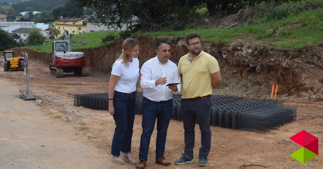 Noticias Piélagos Piélagos construye una nueva zona de estacionamiento en la calle Aurelio Díez de Renedo para solucionar un problema grave de seguridad vial y aparcamiento