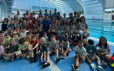 Piélagos despide los cursos de natación de verano en los que participaron cerca de 200 niños