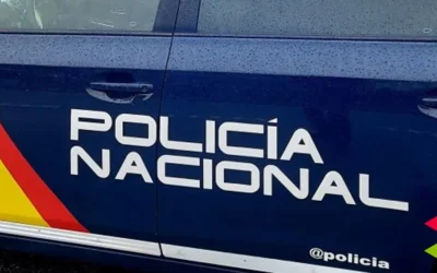 Hombre persigue a mujeres mayores para intimidarlas dentro del portal en Santander