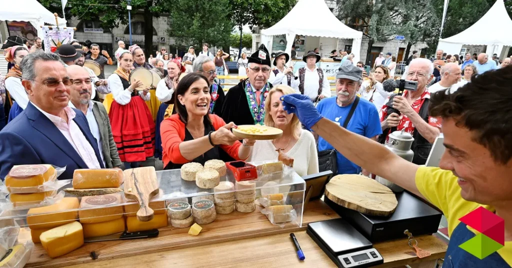 Noticias Santander Inaugurada la VII edición de la Feria del Queso de Cantabria ‘Ciudad de Santander’