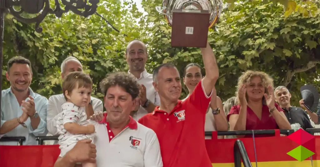 Noticias torrelavega La carroza ‘Pandora’, de Francis 2, gana la Gala Floral de Torrelavega