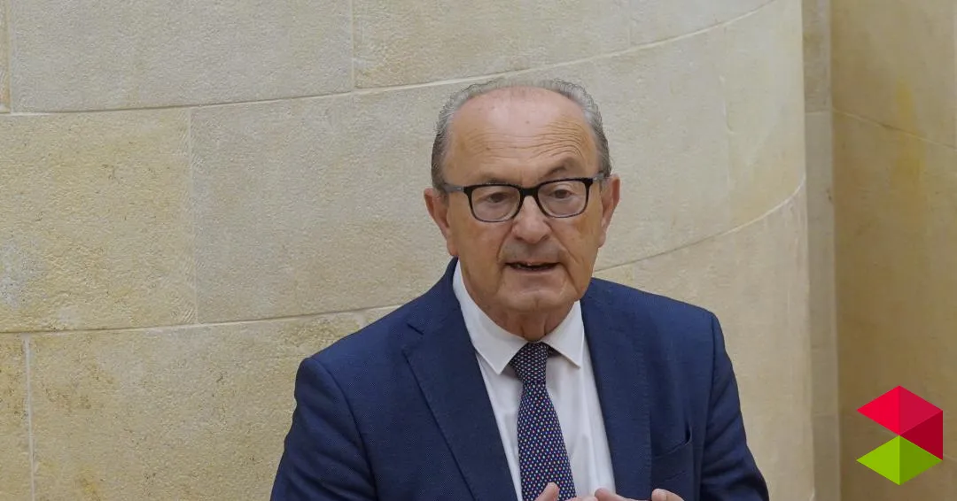 Noticias Cantabria López Marcano exige la recuperación de las rutas internacionales perdidas y pide un estudio del impacto económico de las inversiones en el aeropuerto
