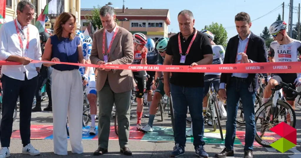 Noticias Cabezón de la Sal Martínez Abad despide en Cabezón de la Sal a la Vuelta Ciclista a su paso por Cantabria