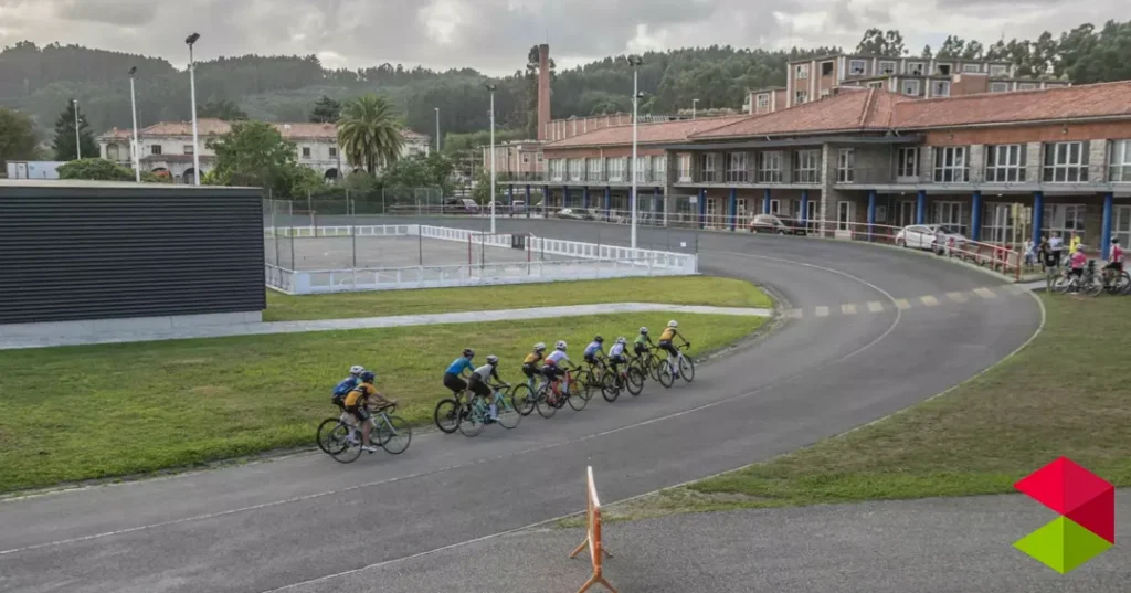 Noticias Torrelavega El Ayuntamiento de Torrelavega acometerá la reforma integral de los vestuarios 2 y 3 del complejo deportivo Óscar Freire