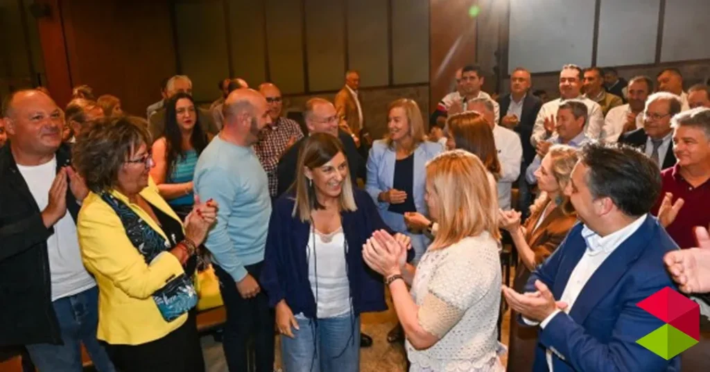 Noticias Cantabria Buruaga pide un "acuerdo por escrito" con el Ministerio que garantice el tren Bilbao-Santander y que los cercanías comiencen a rodar en 2026