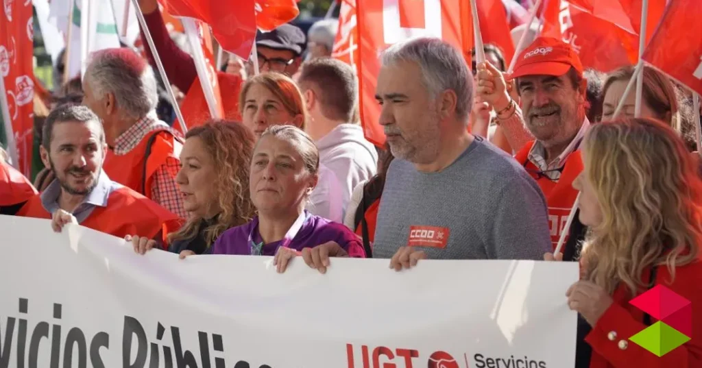 Noticias cantabria Los sindicatos exigen desbloquear la negociación colectiva y el aumento salarial de 39.000 empleados públicos de Cantabria