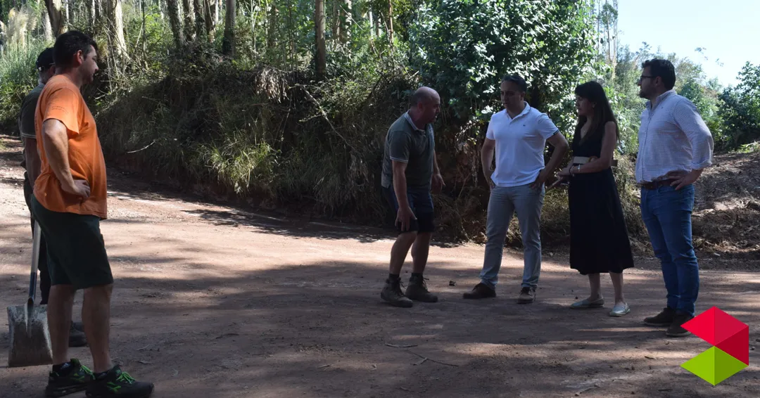 Noticias Piélagos Piélagos invierte 45.000 euros en la reparación del firme y la canalización de las aguas pluviales en el Barrio Las Fuentes de Barcenilla