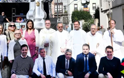 La alcaldesa participa junto a los vecinos de Perines en la fiesta de la Virgen de El Pilar
