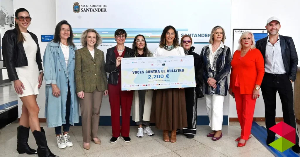 Noticias Santander La Asociación Tolerancia 0 al Bullying recibe 2.200 euros recaudados en Voces contra el Bullying