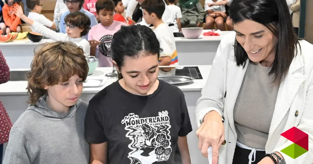 Noticias Santander La ‘Cocina de la Plaza’ da inicio a su aula saludable con los alumnos del colegio Nueva Montaña