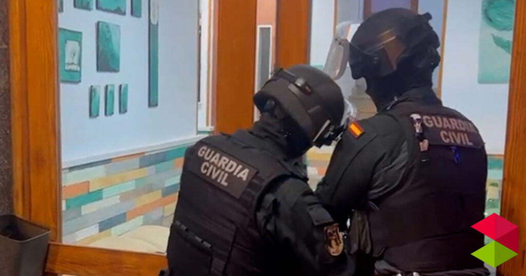 Cuatro "genios" del chantaje sexual caen en Torrelavega