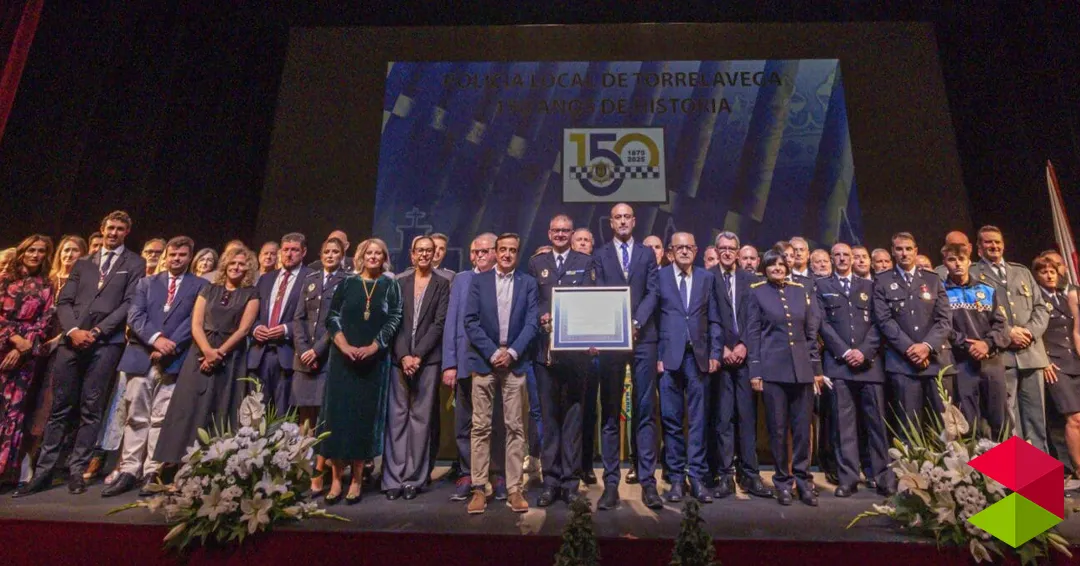 Noticias Torrelavega La Policía Local recibe la Medalla de Oro de Torrelavega