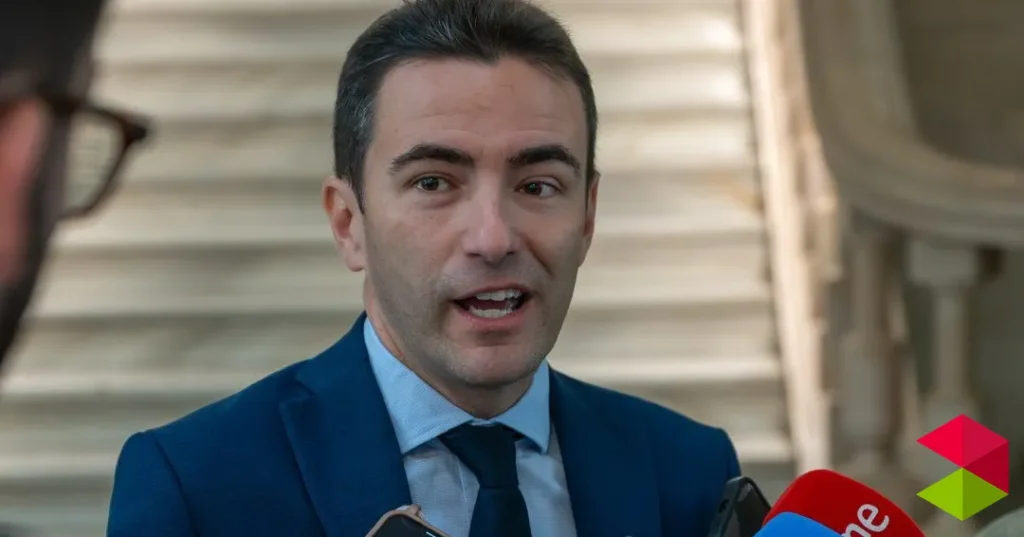 Noticias Cantabria Casares afirma que el PSOE no puede apoyar unos presupuestos de un Gobierno del PP que “está privatizando los servicios públicos”