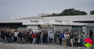 Noticias Cantabria El 100% de la plantilla secunda la huelga convocada hoy en Prysmian como protesta por el despido de ocho compañeros
