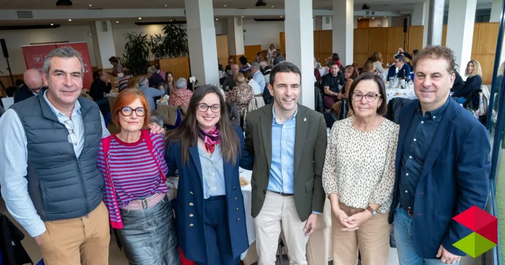 Noticias Cantabria Pedro Casares reivindica a Agustín Ibáñez y Maxi Valle como “dos demócratas imprescindibles” en la celebración del Día de la Constitución del PSOE de Santoña