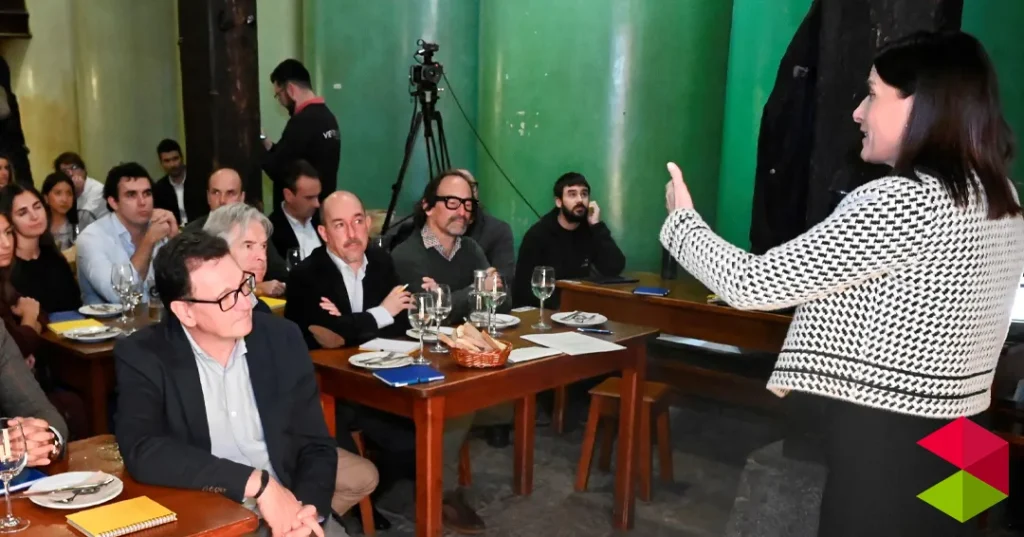 Noticias Santander La alcaldesa preside un evento dirigido a transmitir la necesidad de innovar en el comercio