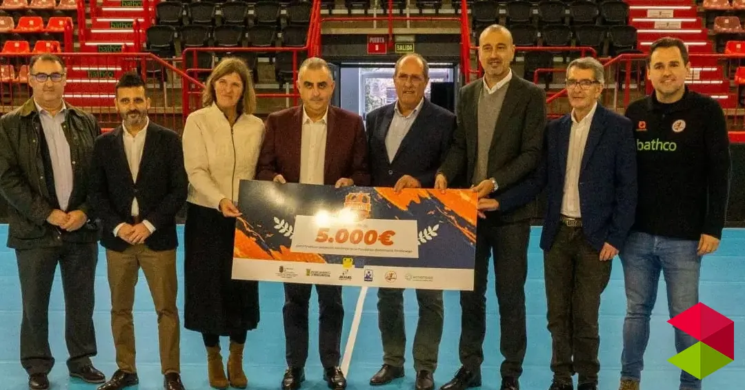 López Estrada felicita al BM Torrelavega por el éxito de la campaña ‘Somos especiales, reciclamos’