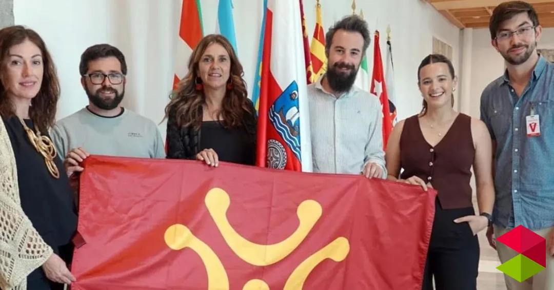 Los jóvenes del PRC piden al Parlamento que incluya el lábaro en la conmemoración del aniversario del Estatuto de Autonomía