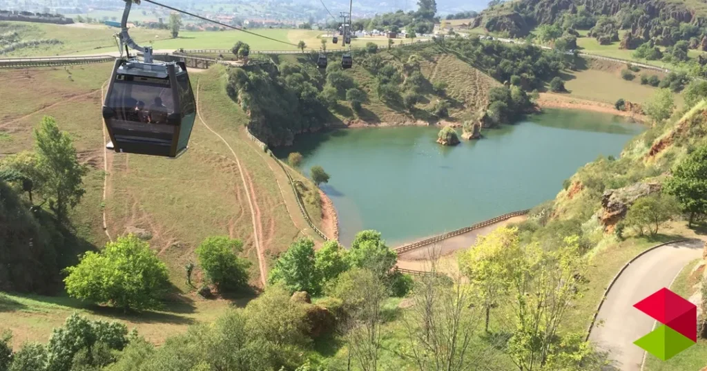 Noticias Cantabria Cantur destina 1,3 millones a la renovación de cierres y miradores en cerca de una veintena de recintos de animales del Parque de Cabárceno