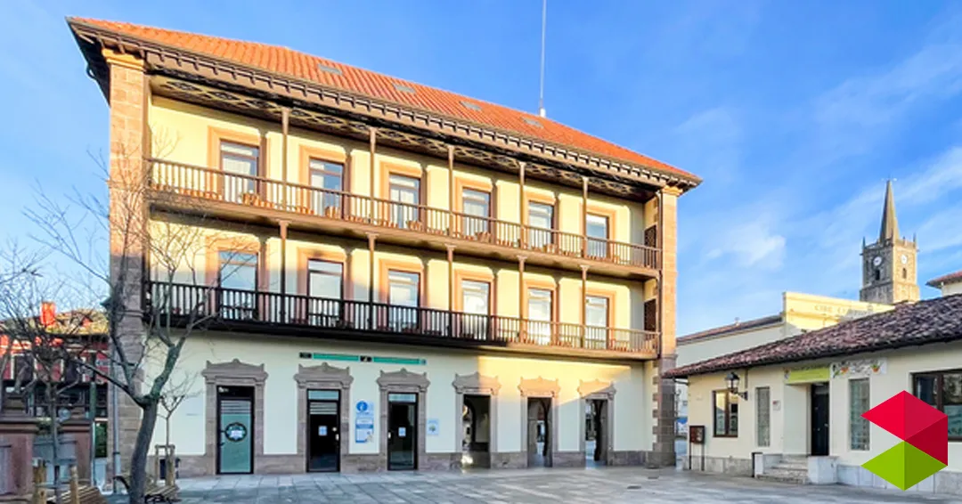Comillas inicia las obras para transformar la planta baja de la Casa Consistorial en una oficina de turismo moderna y accesible