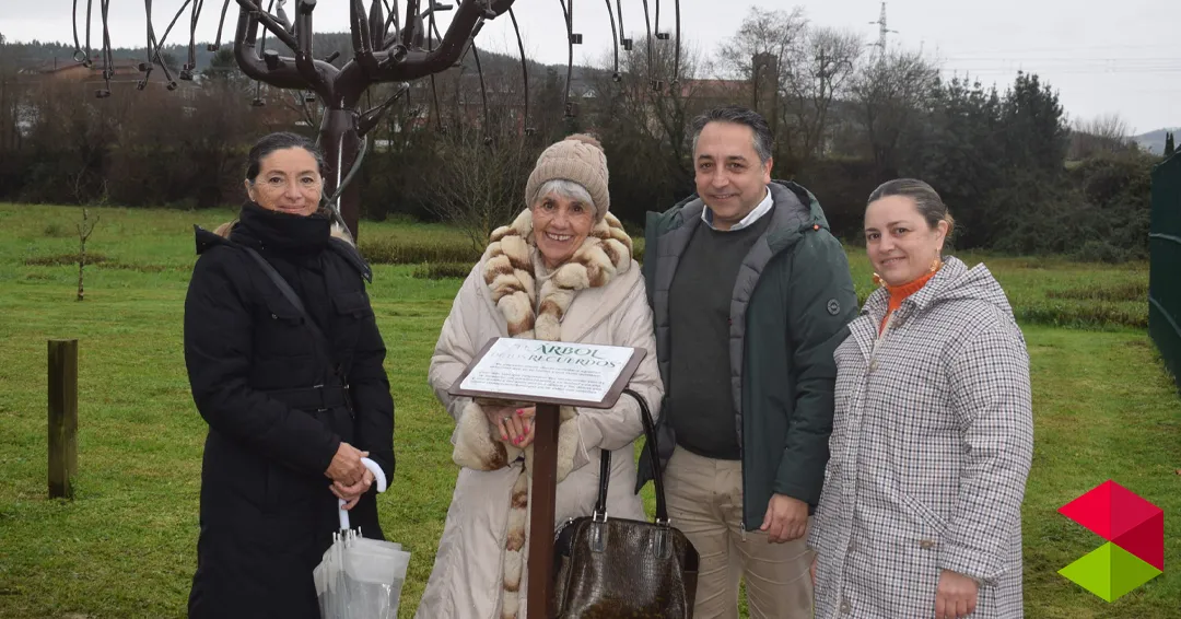 Vecinos de Piélagos celebran la festividad de San Antón con la plantación del ‘árbol de los recuerdos’ en el parque canino de Renedo