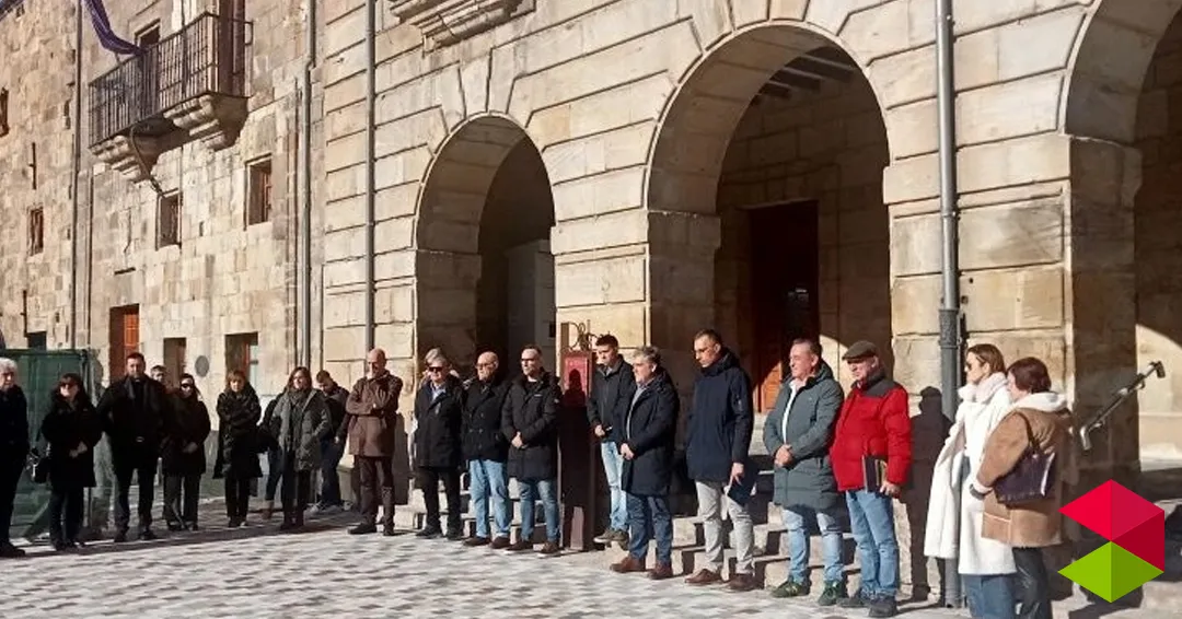 Minuto de silencio en memoria de las victimas del accidente de ferrocarril de Adamuz