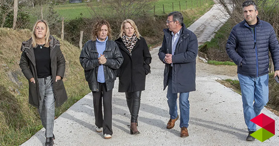 El Gobierno de Cantabria refuerza la red de infraestructuras agrarias de Santa María de Cayón con la mejora de un camino de concentración parcelaria en Esles