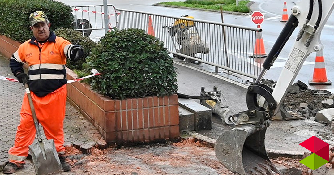 El Ayuntamiento ubica un paso peatonal elevado en Los Castros para mejorar la seguridad vial