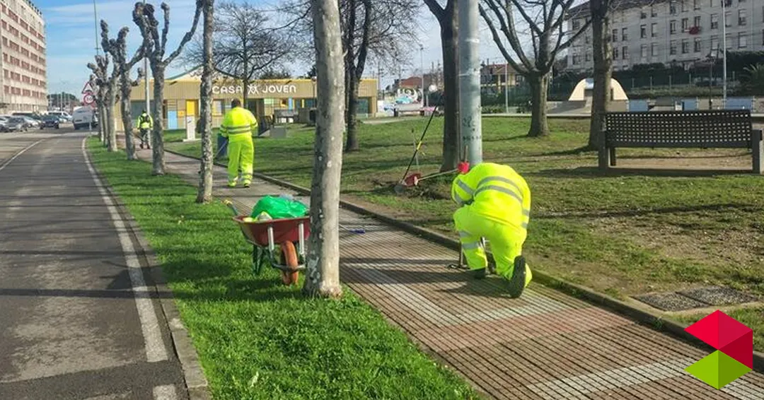 El Ayuntamiento de Camargo intensifica la limpieza y el mantenimiento de los espacios urbanos