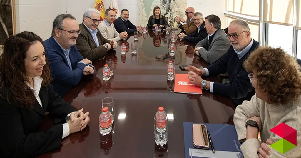 Noticias Cantabria Gobierno, Sindicato Médico y el Colegio de Médicos destacan el elevado cumplimiento del pacto por la sanidad pública y sus beneficios para los cántabros