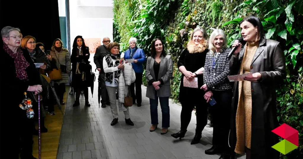 Noticias Santander La alcaldesa inaugura la muestra de la pintora Ana Canal en Tabacalera