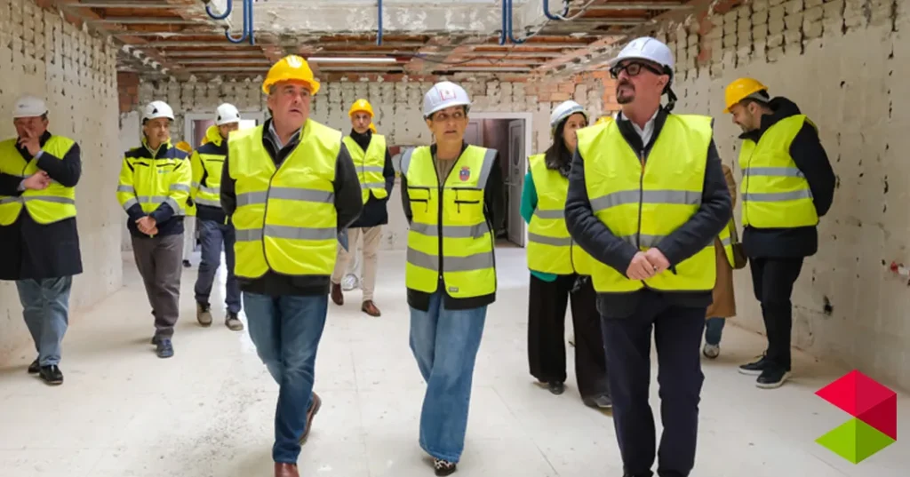 Noticias Reinosa Buruaga anuncia que el centro de salud de Reinosa reabrirá sus puertas en el último trimestre del año como un "centro de primera, moderno y funcional"