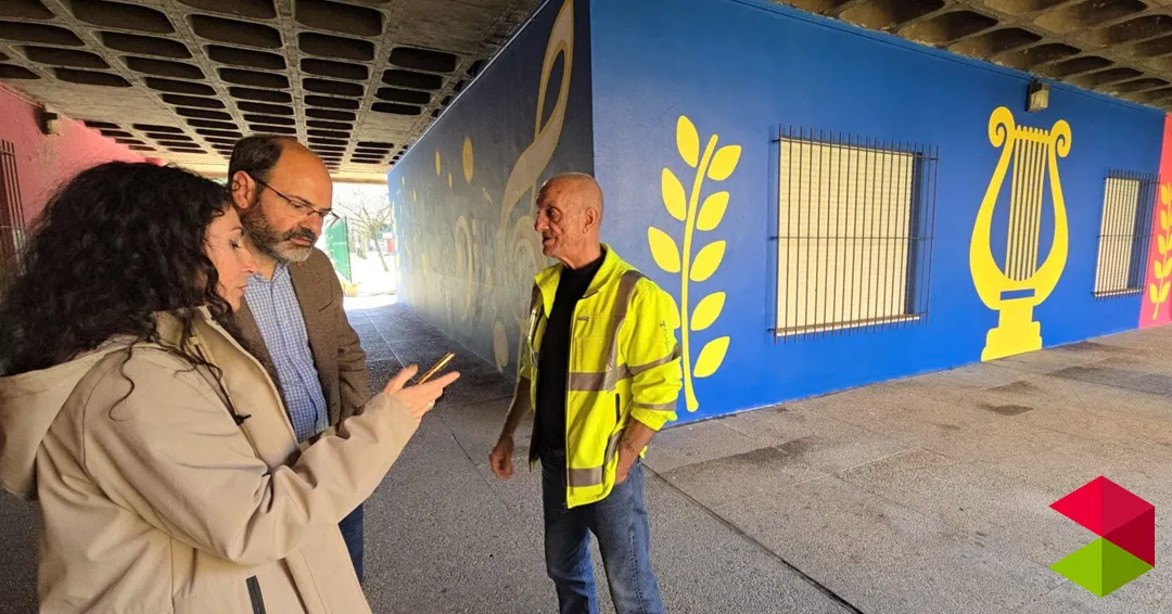 El Ayuntamiento de Torrelavega culmina el mural del Patronato Municipal de Educación y de la sede de la Banda Municipal de Música